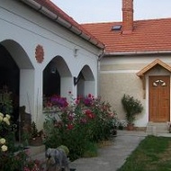 Alsó-kúti Vendégház Alsó-kúti Vendégház