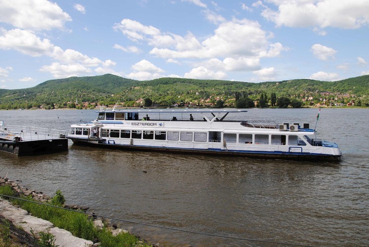 Hajóbérlés Szentendre 2026 - Kirándulóhajók és rendezvényhajók bérlése