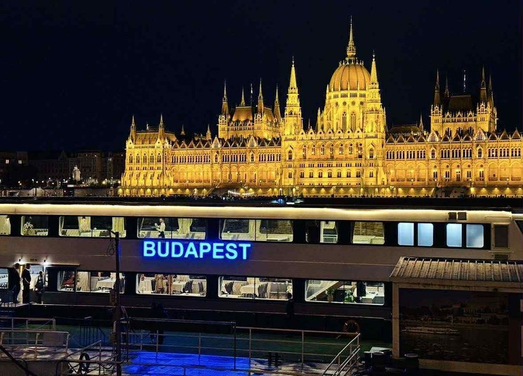 Szilveszteri hajó Budapest 2025. Töltsétek velünk az év utolsó éjszakáját a Dunán!