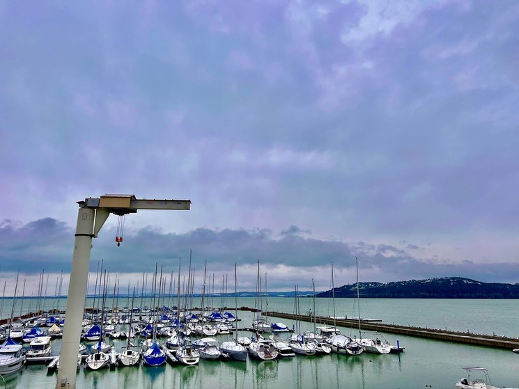 Adventi vásár Balatonfüred 2025. Kékszalag PORT adventi vásár