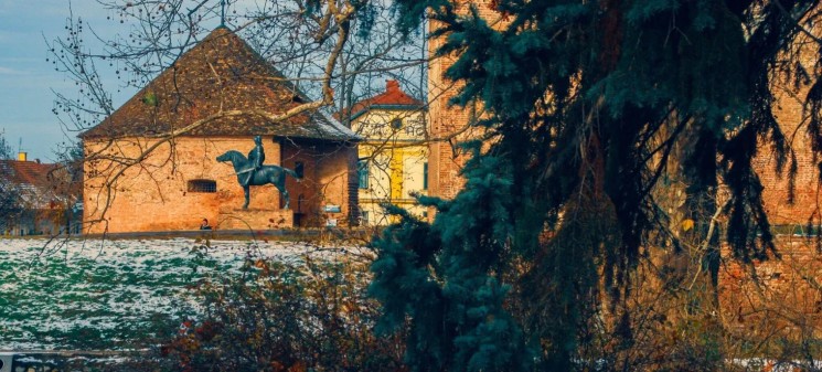 Idegenvezetés Gyula 2026. Belvárosi barangoló - városnéző körséta