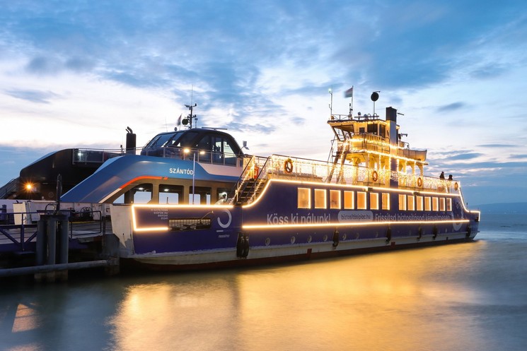 Fénykomp Szántód 2025. Adventi és karácsonyi  balatoni kompjárat Tihanyba