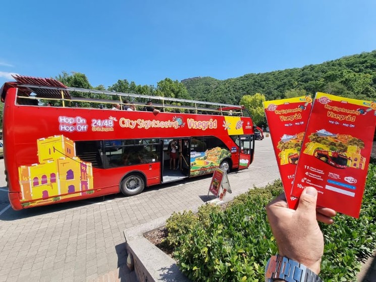Városnéző emeletes busz Visegrád 2025