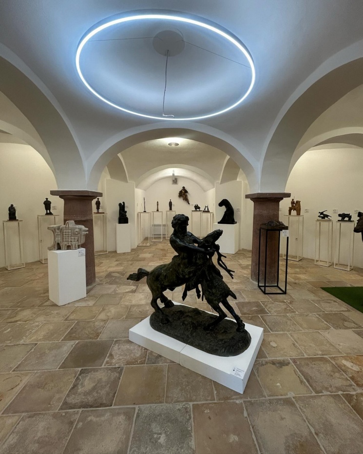 Pintér Galéria kiállítás 2024 Balatonfüred. PINTÉR 33 Szobrok Ünnepe és Vására