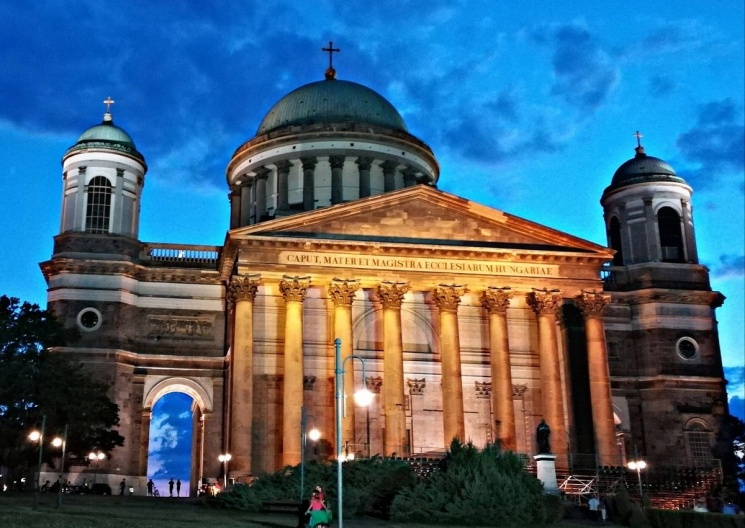 Esztergomi Bazilika és Főszékesegyházi Kincstár látogatás