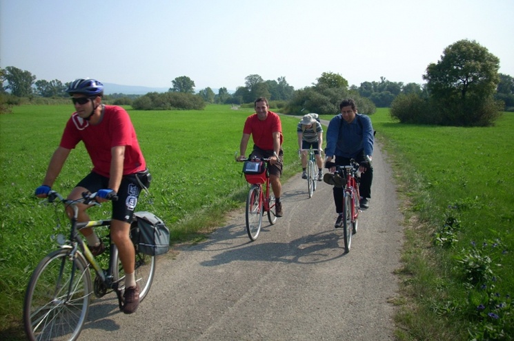 Kerékpártúrák a Szigetközben a Hédervári Lovasklub Vendégház szervezésében