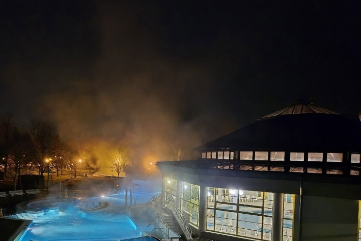 Wellness előszilveszter 2024 Kiskunmajsa. Éjszakai fürdőzés szilveszter előéjszakáján