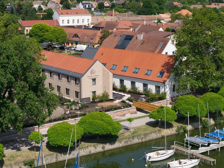 Malom és Kacsa Boutique Hotel, Bisztró és Rendezvényház Tata