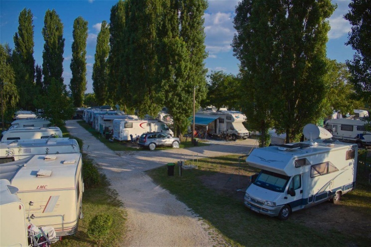 Barack Thermal Camping Tiszakécske