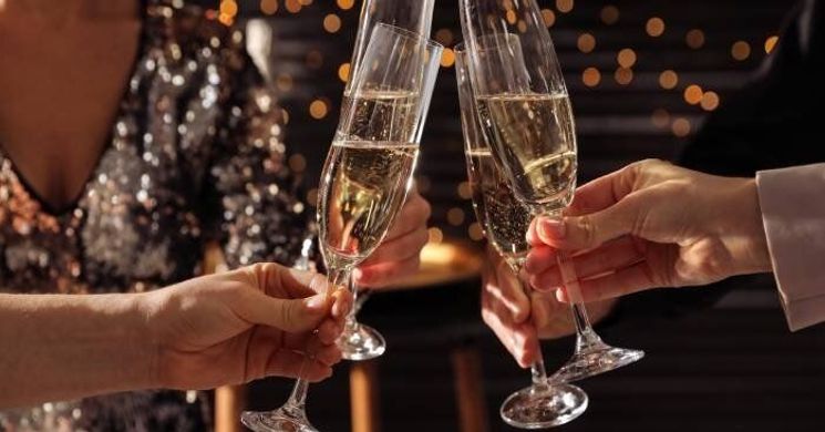 Szilveszteri wellness üdülés zenés gálavacsorával és sztárfellépőkkel a Tisza Balneum Hotelben