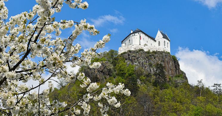 Tavaszi Várkapu Tárogató Füzér 2026 - Húsvéti ünnepi programokkal várjuk Füzér Várában!