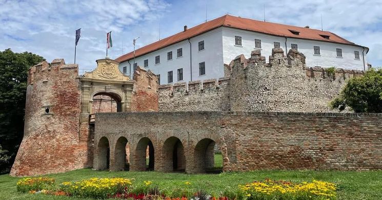 Húsvét Siklós 2026 - Ingyenes tárlatvezetések a Siklósi Várban