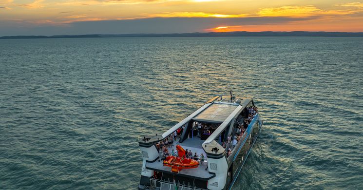 Hajókirándulás Balatonboglár 2024. Naplemente sétahajó programok