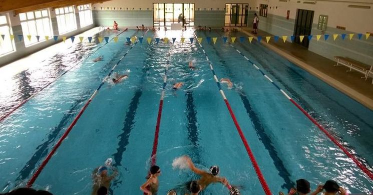 Szigetvári úszásoktatás a gyógyfürdő tanuszodájában