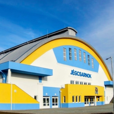 Korcsolyapálya Ajka, közönségkorcsolyázás és korcsolyaoktatás az ajkai Jégcsarnokban