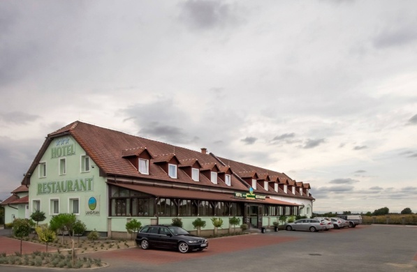Győri borfesztivál szállás a Land-Plan Hotelben