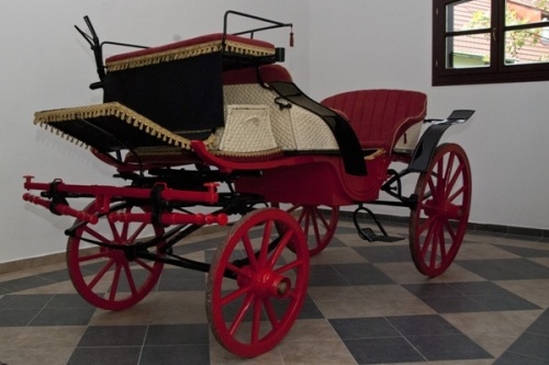 Kocsimúzeum Sümegen, hintó -és kocsikiállítás a Sümegi Várban