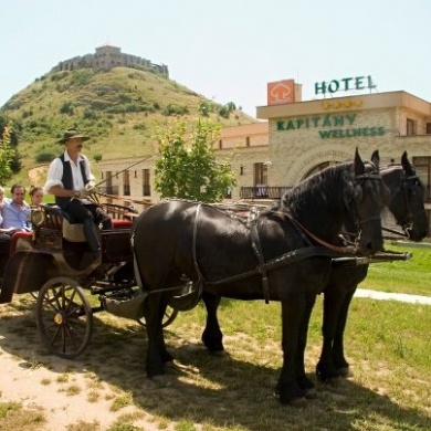 Kocsikázás Sümeg történelmi belvárosában, nézze meg a táj szépségeit és a város nevezetességeit