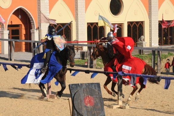 Lovas bemutató, lovas előadások csoportoknak a bikali Reneszánsz Élménybirtokon