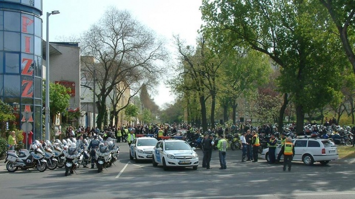 Motoros Gurulás