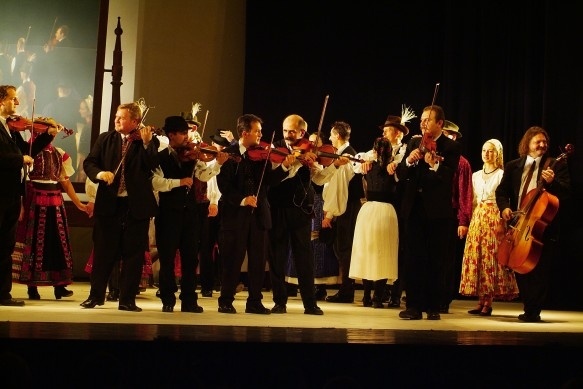 Folklór előadás Budapesten éjszakai hajókázással és gyertyafényes vacsorával - JEGYVÁSÁRLÁS