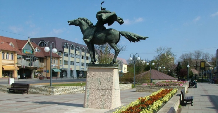 Hajdúszoboszló szobrai, séta szobortól szoborig Hajdúszoboszlón