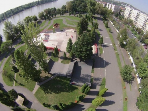 Görkorcsolyázás, gyorskorcsolyázás, streetball, falmászás, gumiasztal, BMX a Budapest Gardenben