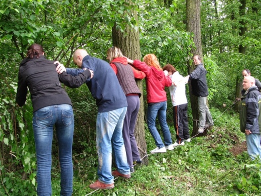 Mocsárjárás Komáromban, csapatépítő program a Monostori Erődben
