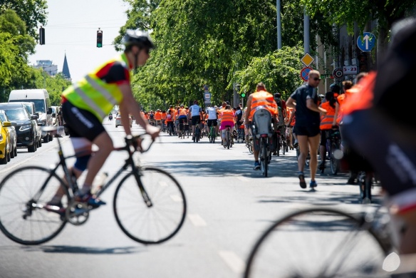 TOUR DE BÓKAY Jótékonysági kerékpáros felvonulás