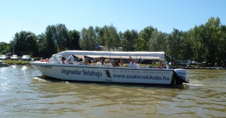 Tisza-tavi sétahajózás már 8 főtől Tiszafüreden, a Szabics Kikötőből