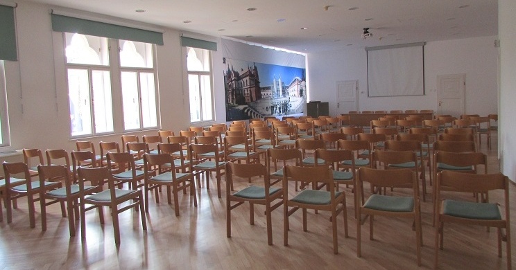 Terembérlés Veszprémben, konferencia és rendezvényhelyszín az Eötvös Károly Könyvtárban
