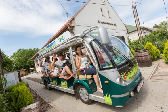 Egerszalóki Tücsökbusz 2023. Falunéző turistabusz