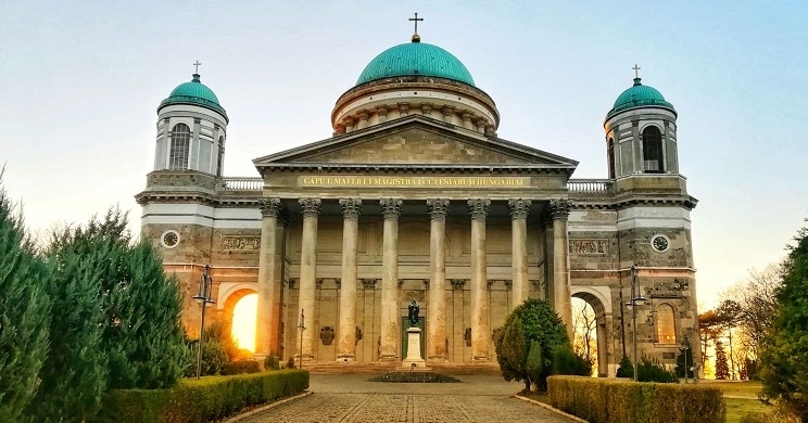 2025. március 15. program Esztergom. Ingyenes látogatás az Esztergomi Bazilikában