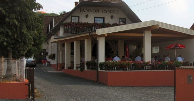 Hotel Pannon Étterem Panzió Apartman