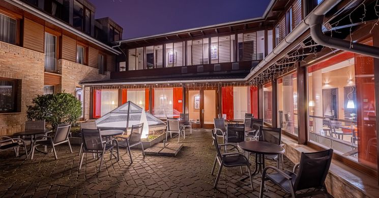 Bazilika alatt Panzió Esztergom