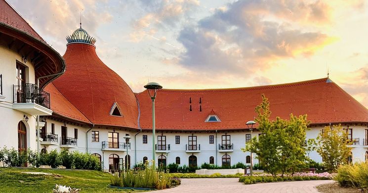 HUNGARIKUM HOTEL **** SUPERIOR LAKITELEK