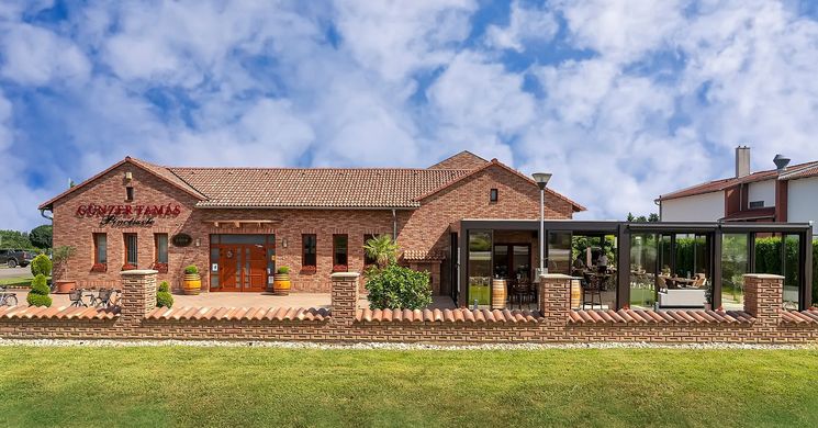 Günzer Tamás Pincészete - Grandior Borbistro