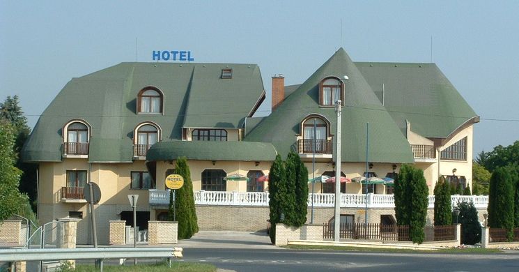 Hotel Holdfény Kápolnásnyék