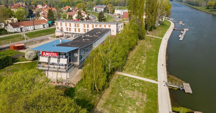Amstel Hattyú Panzió Győr