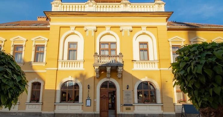 Mádi Kúria Hotel és Rendezvényközpont