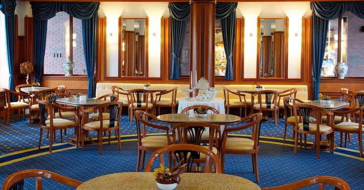 Apicius Étterem és Kávéház Herend