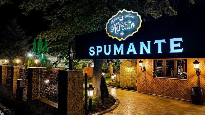 Mercato Spumante Bár Balatonakarattya