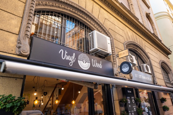 VINYL & WOOD Kávézó Budapest