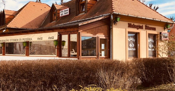 Mahagóni Pizzéria és Étterem Tatán