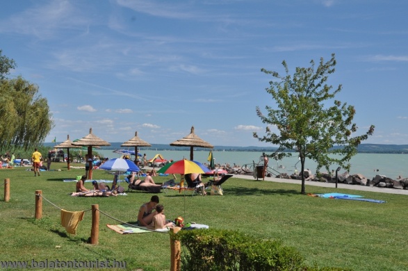 Balatontourist Napfény Kemping Révfülöp