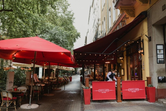 Café Vian Étterem Kávézó Budapest Liszt Ferenc tér