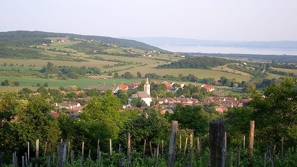 Faluház Balatoncsicsó