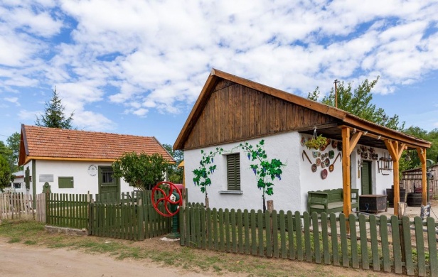 Koshalmi Őshonos Állatpark és Múlt Utcája Falumúzeum