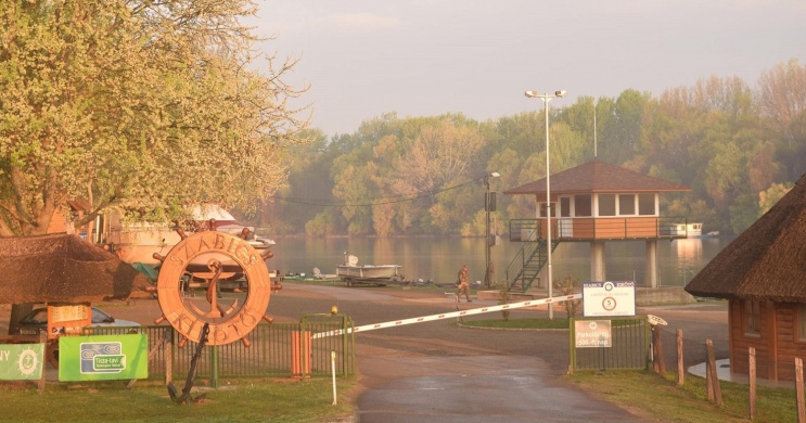 Szabics Kikötő és Szabadidőpart