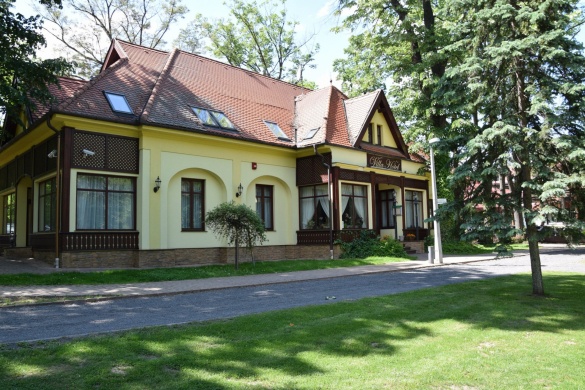 Villa Hotel**** és Krúdy Étterem Debrecen